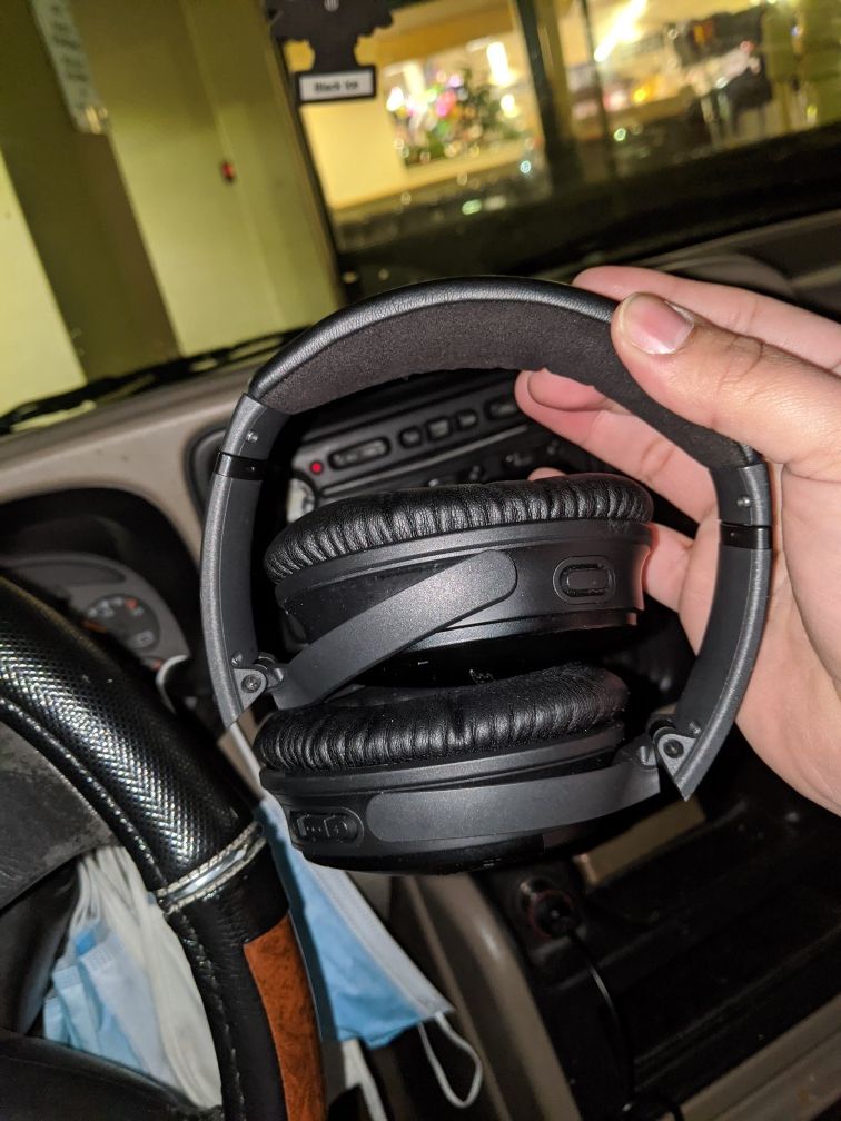 Bose noise canceling Bluetooth headphones