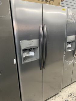 Frigidaire side by side in stainless steel