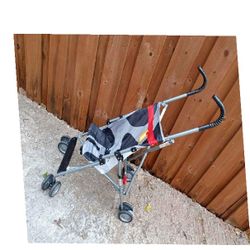 Baby Stroller Secure and Trendy for Contemporary Families room him