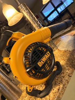 12 AMP 189 MPH 409 CFM Corded Electric Handheld Leaf Blower