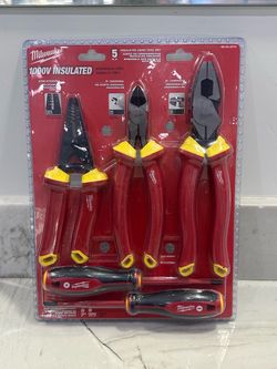 Milwaukee 48-22-2215 1000V 5pc. Insulated Electricians Hand Tool Set.