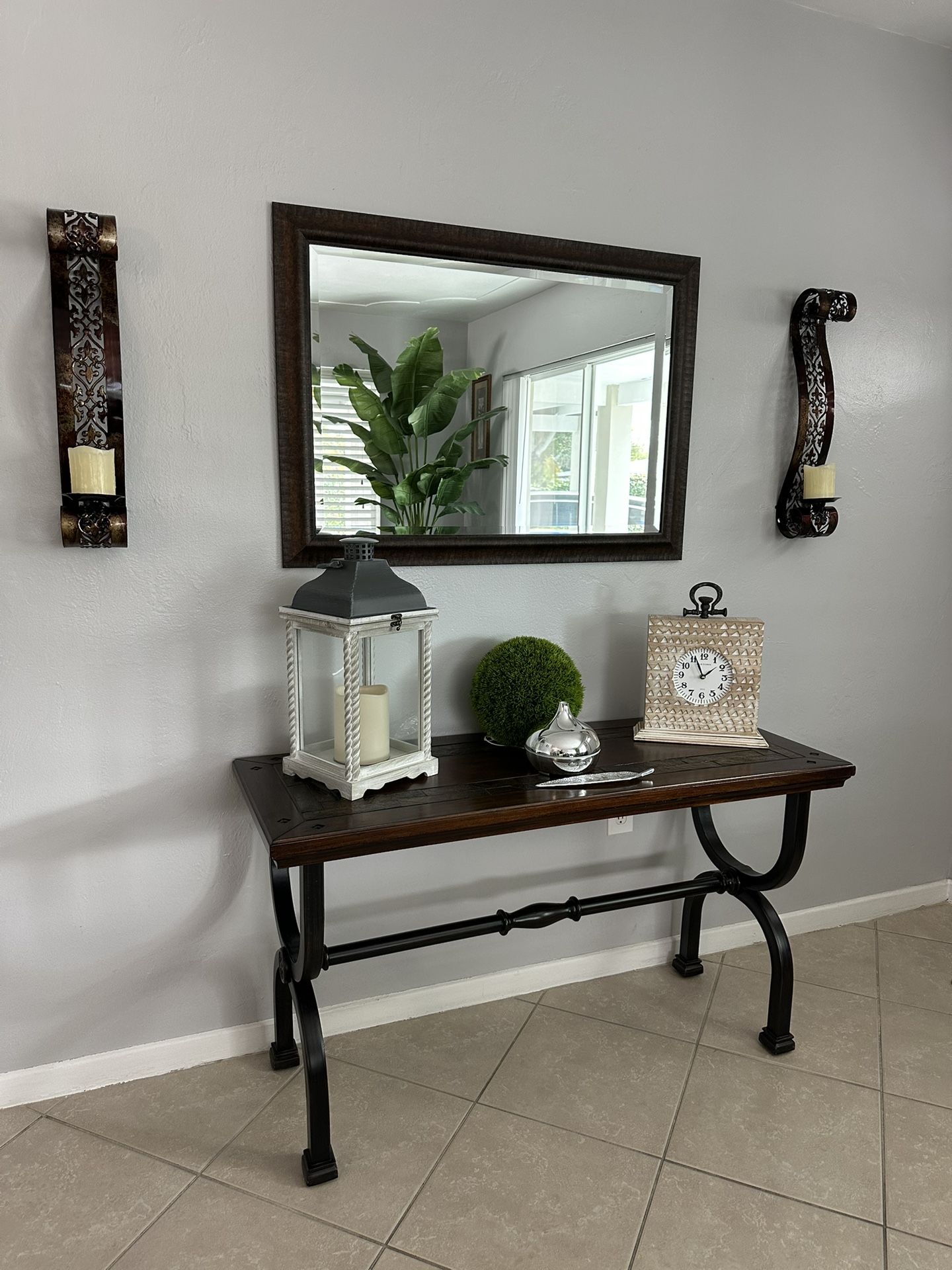 Living Room Tables And Mirror