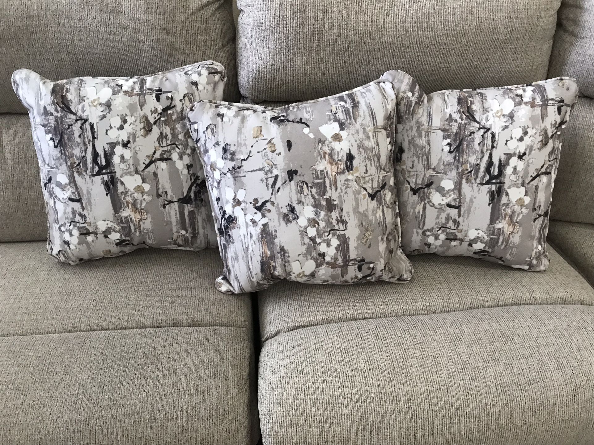 Pillow, Accent Pillows, Throw Pillows for Sale in Chandler, AZ OfferUp