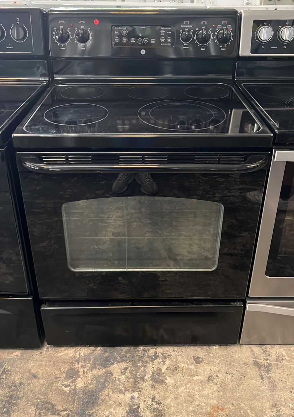GE Stoves Electric Black With Self cleaning
