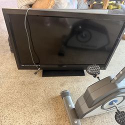 Free 32” Sony And 42” Vizio TV’s  Both Work