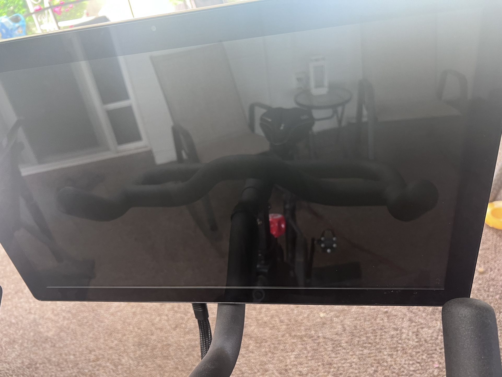 Peloton Bike – Indoor Cycling with 22” HD Touchscreen