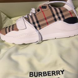 Burberry Shoes Size 43