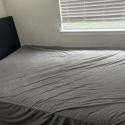 Full Size Bed (comes With Bed Frame 