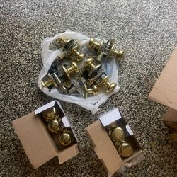 Door Locks/ Hinges/knobs