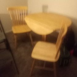Leaf Maple Kitchen Table With Two Maple Chairl