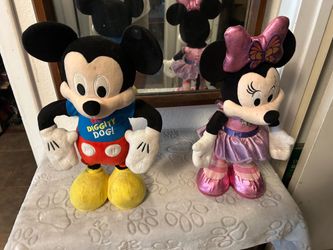 Disney Mickey & Mini Mouse sing & dance plush toys