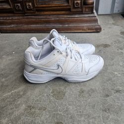 Nike City Court Tennis Shoes White Women’s 6.5 Athletic Sneakers