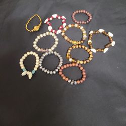 Bracelets 