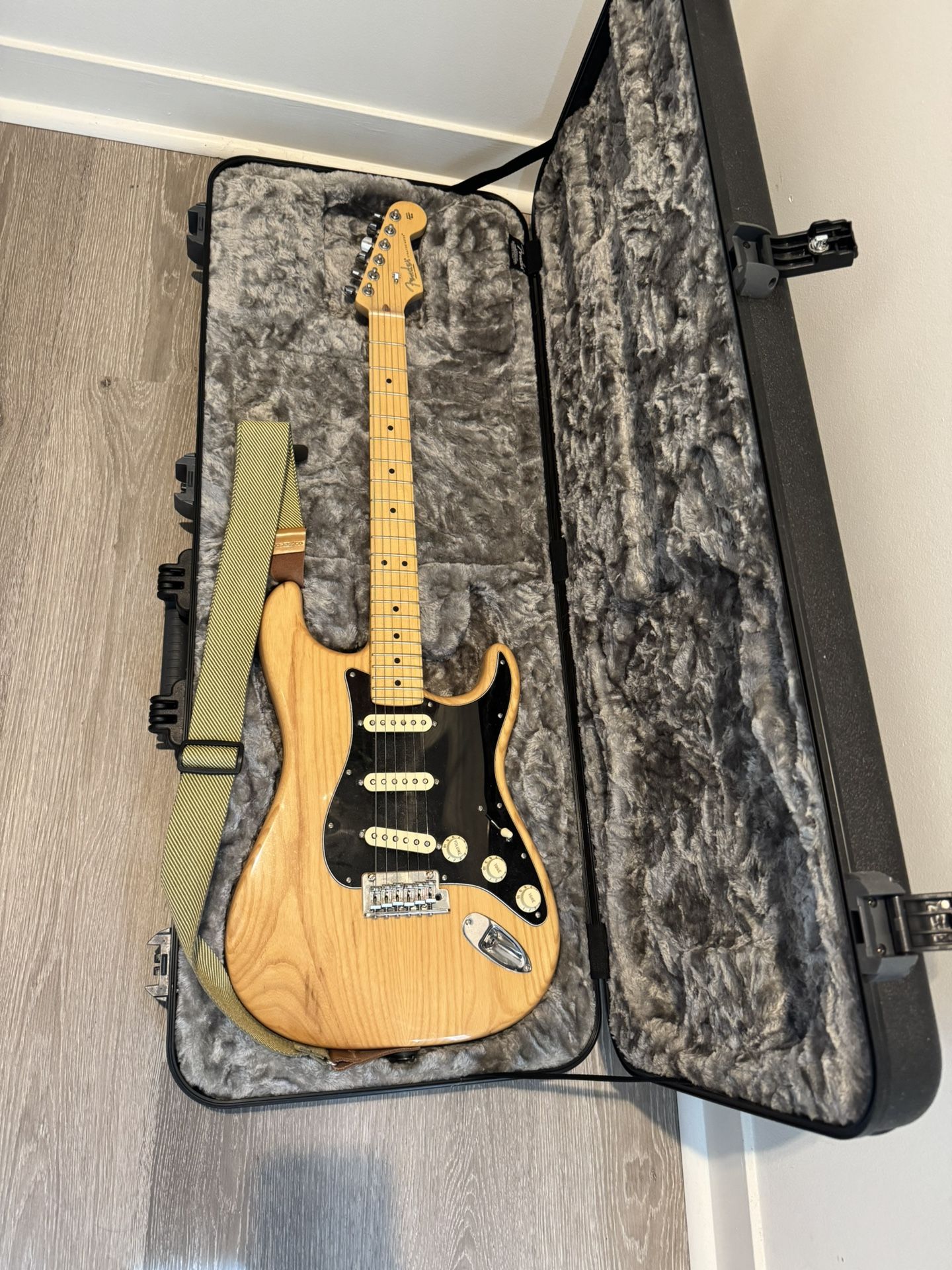Fender Stratocaster Maple Wood