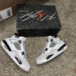 Men’s Jordan 4 Size 10 Military Black