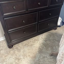 Queen Bedroom Set