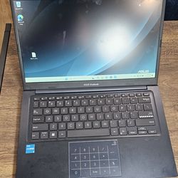 ASUS VivoBook 14 i3-1315U, 8GB, 128GB NVMe, Win 11