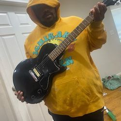 Black Gutair For Sell