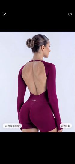 Dfyne dupe size M color burgundy