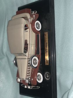 Die cast 1932 caddy