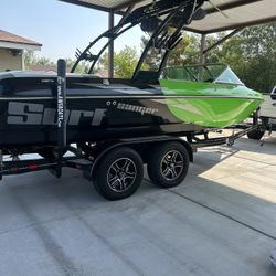 2015 Sanger V215-S Wake Boat