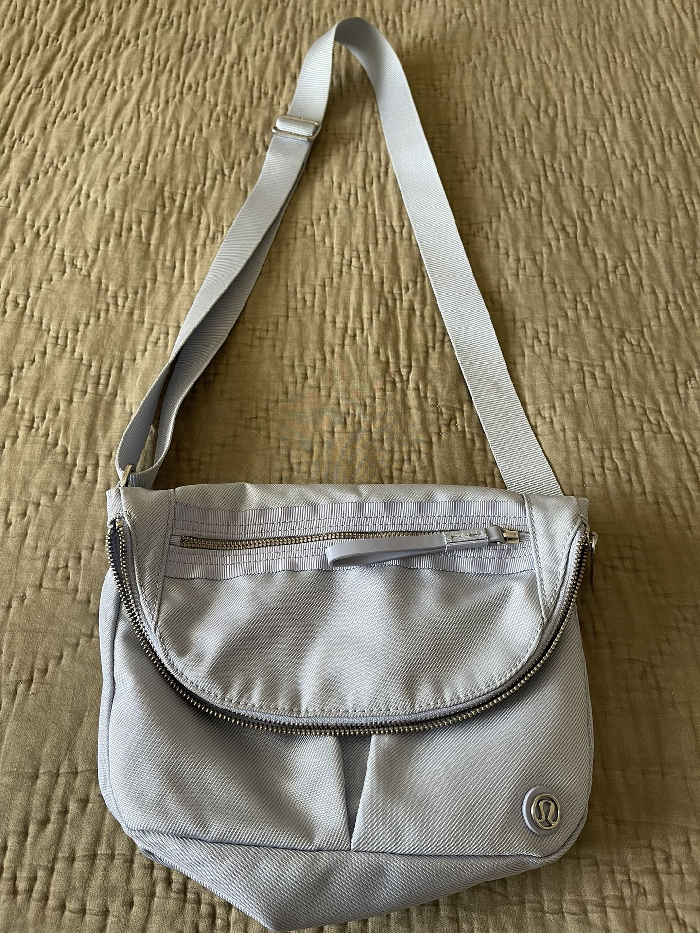 Lululemon Cross Body Bag (medium) 