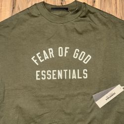 New Men’s Size XXS Fear Of God Essentials Military Green T Shirt - Fits Like an oversized medium/large