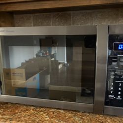 Sharp Carousel 1100w microwave