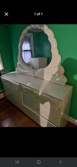 5 piece Beige bedroom set