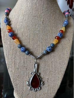 Natural Stones and Sterling Silver Necklace. Available in Coral Gables . Cash please. Hablo Español