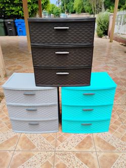 3 plastic drawers good condition