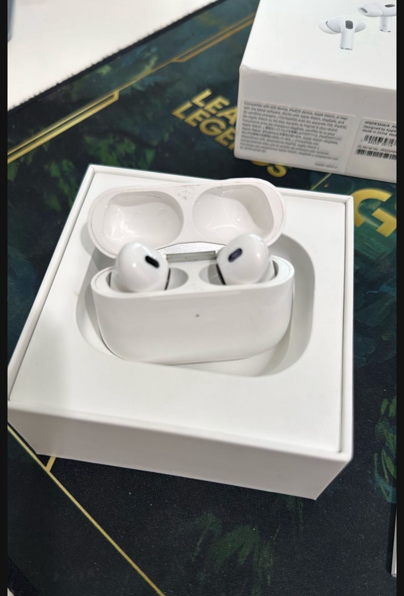 Apple AirPod Pro 2 (2nd generation) New ear Tips, Lightning connection