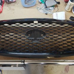 Q50 Gloss Black Grille