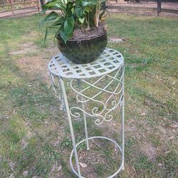 Plant stand