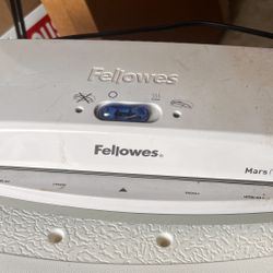 Fellowes Laminating Machine