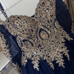 XL quinceañera dress, never woren with tags and hoop skirt 