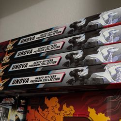 (4) Unova Heavy Hitters Premium Collection