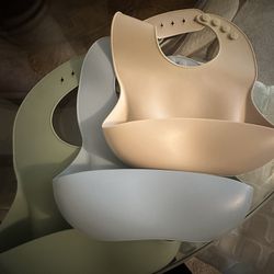 Silicon Bibs (3) and Toddler Folding Travel Potty Training Seat