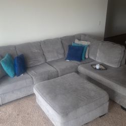 L shaped Sectional Couch. 