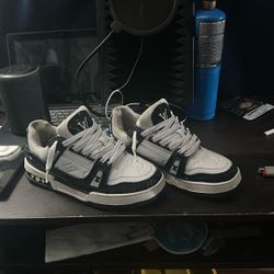 Louis Vuitton LV trainers  Size 8.5
