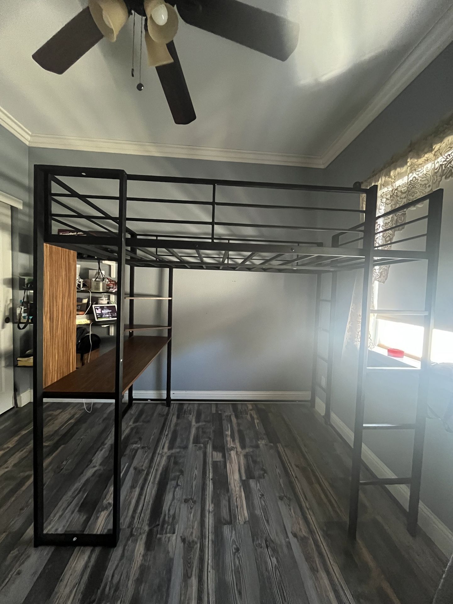 Full Size Loft Bed With Desk