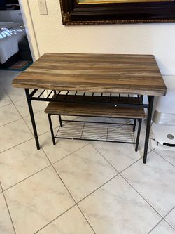 LIKE NEW 2 PIECE MATCHING TABLE SET (Brown)