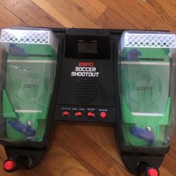 ESPN SOCCER SHOOTOUT ELECTRONIC ARCADE GAME 1-2 PLAYERS LCD SCORING & SOUNDS