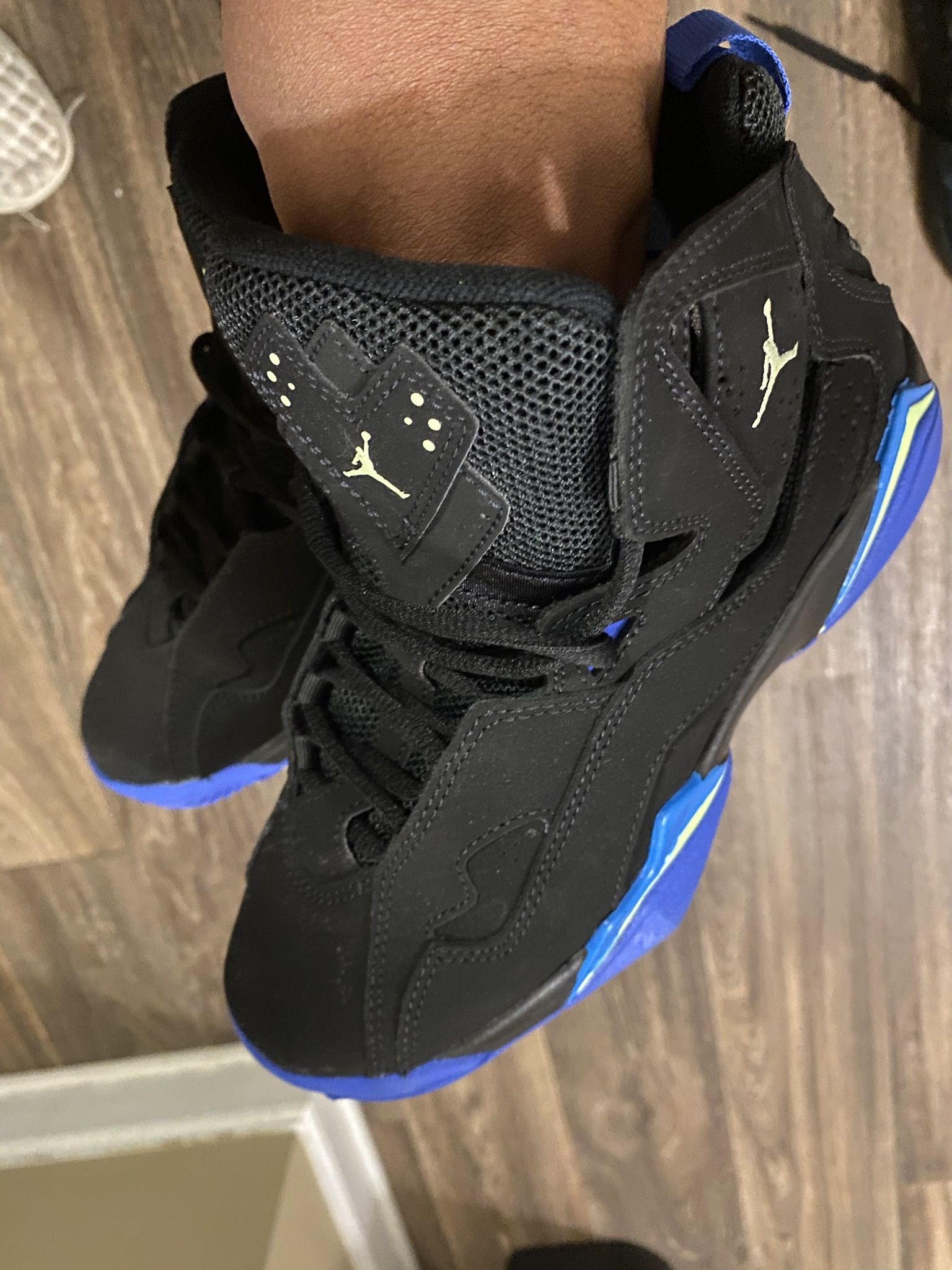 JORDAN TRUE FLIGHT BASKETBALL SHOES