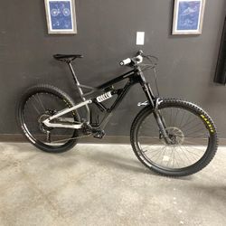 Like New Carbon 29 Long-travel Trail Bike