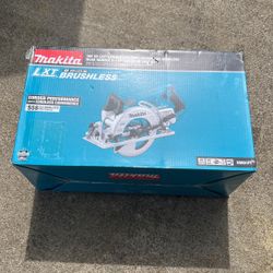 Makita Saw  Kit  Model XSR01PT