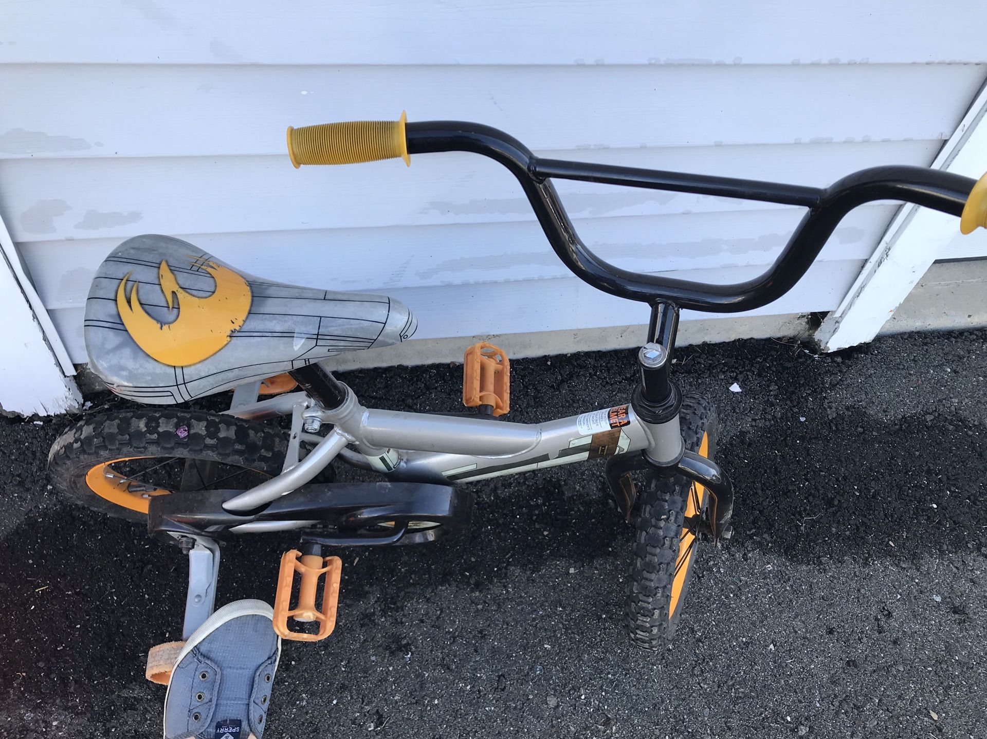 Bike w Training Wheels