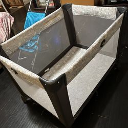 Graco child pen with the stroller
