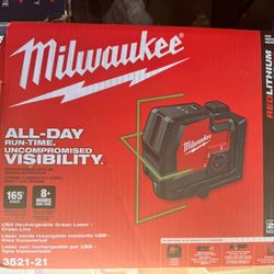 Milwaukee 100 ft. REDLITHIUM Lithium-Ion USB Green Rechargeable Cross Line Laser Level with Charger