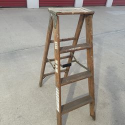 4ft Wooden Folding Step Ladder